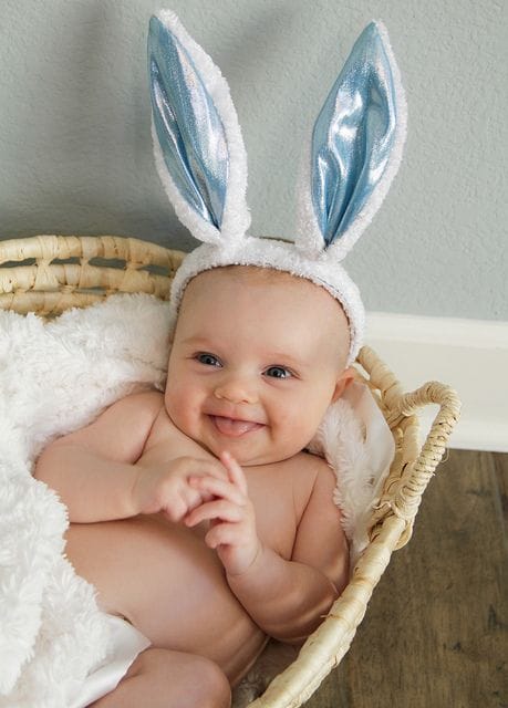 easter baby - La Semana Santa y los huevos de Pascua, una tradición muy dulce